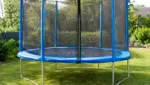 Richtig stehen auf dem Trampolin lernen