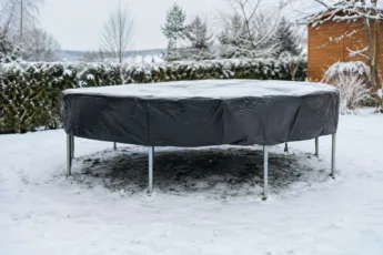 Trampolin winterfest lagern und schützen